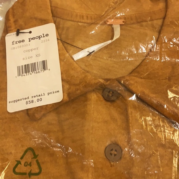 Free People Short Sleeves Button Up Cropped Top - Picture 4 of 4